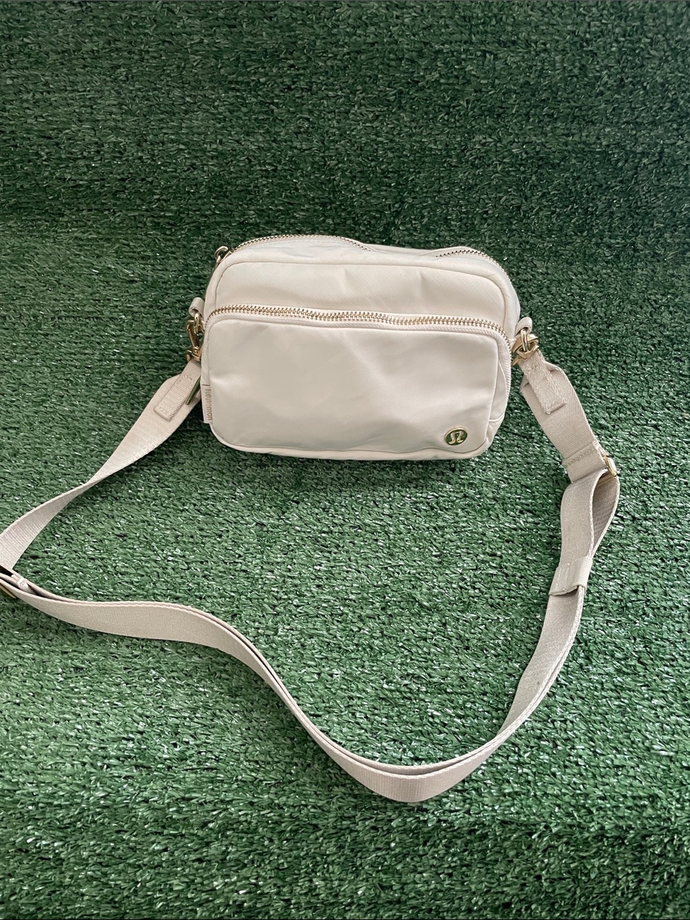 Lululemon Everywhere Crossbody Bag Cream Travel